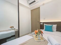 Homey And Modern Look 3Br At Meikarta With Balcon Apartment