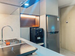 Homey And Modern Look 3Br At Meikarta With Balcon Apartment