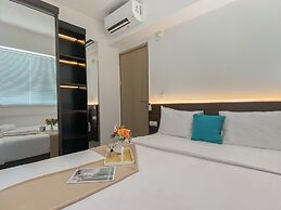 Homey And Modern Look 3Br At Meikarta With Balcon Apartment