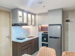 Homey And Modern Look 3Br At Meikarta With Balcon Apartment