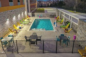Home2 Suites Dallas I-30 Cockrell Hill