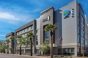 Home2 Suites BY Hilton Phoenix Midtown