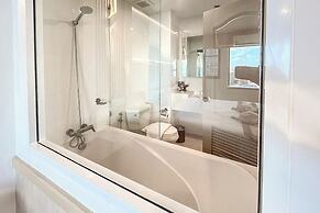 Ruean Phae Royal Park Hotel