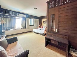 Ruean Phae Royal Park Hotel