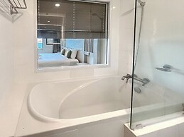 Ruean Phae Royal Park Hotel