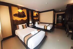 Ruean Phae Royal Park Hotel