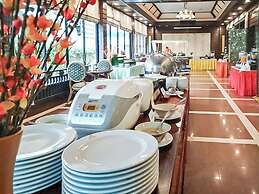 Ruean Phae Royal Park Hotel