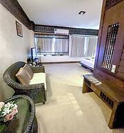 Ruean Phae Royal Park Hotel