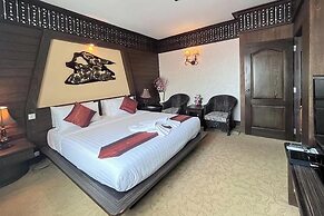 Ruean Phae Royal Park Hotel