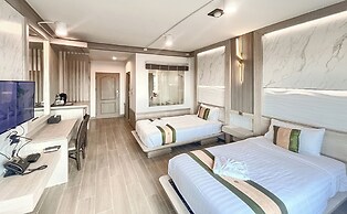 Ruean Phae Royal Park Hotel