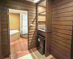 Ruean Phae Royal Park Hotel