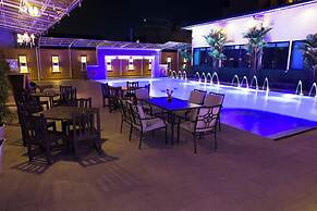 Ruean Phae Royal Park Hotel