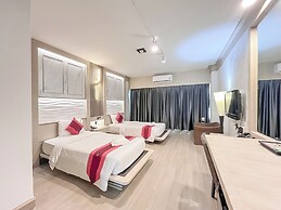 Ruean Phae Royal Park Hotel