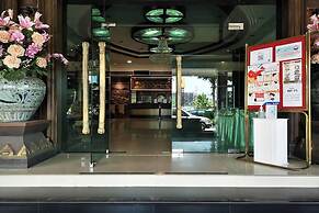 Ruean Phae Royal Park Hotel
