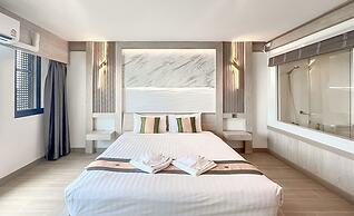 Ruean Phae Royal Park Hotel