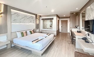 Ruean Phae Royal Park Hotel