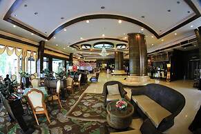 Ruean Phae Royal Park Hotel