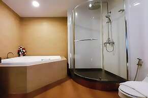 Ruean Phae Royal Park Hotel