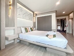 Ruean Phae Royal Park Hotel