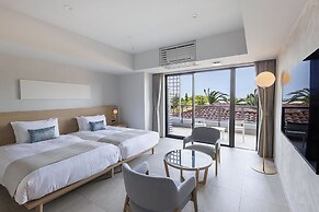 Hotel Shigira Mirage Beach Front