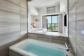 Hotel Shigira Mirage Beach Front