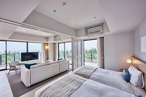 Hotel Shigira Mirage Beach Front