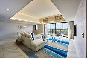 Hotel Shigira Mirage Beach Front