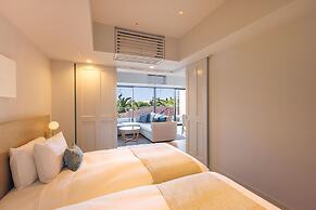 Hotel Shigira Mirage Beach Front