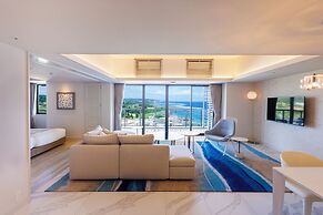 Hotel Shigira Mirage Beach Front