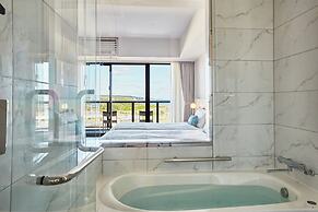 Hotel Shigira Mirage Beach Front