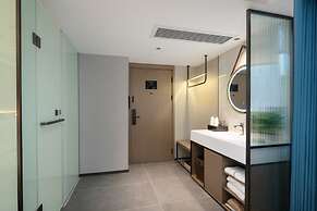 Yizhi Hotel Changgang metro Station