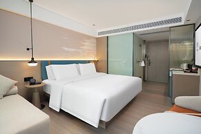 Yizhi Hotel Changgang metro Station