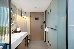 Yizhi Hotel Changgang metro Station