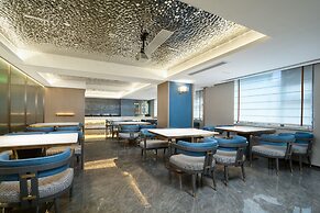 Yizhi Hotel Changgang metro Station