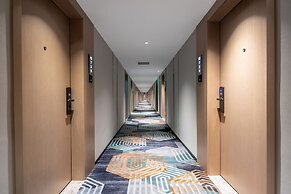 Yizhi Hotel Changgang metro Station