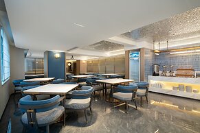 Yizhi Hotel Changgang metro Station