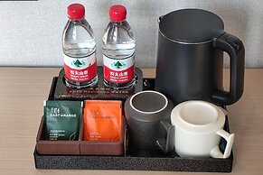 Yizhi Hotel Changgang metro Station