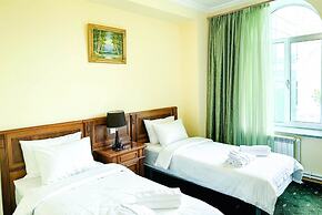 Lalaner Hotel