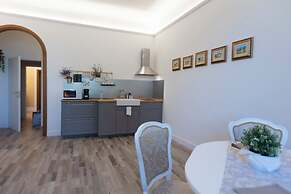 LC41 Suites