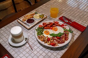 LEV Lifestyle Hotel - Maestro