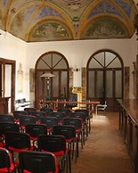 La Nova Bed and Museum