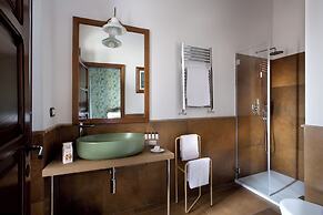 La Nova Bed and Museum