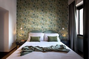 La Nova Bed and Museum