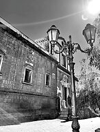 La Nova Bed and Museum