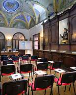 La Nova Bed and Museum