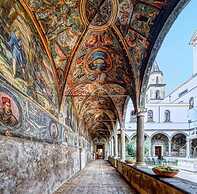 La Nova Bed and Museum