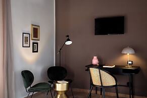 La Nova Bed and Museum