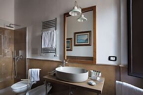 La Nova Bed and Museum