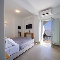 Elia Pyrgos Suites