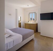 Elia Pyrgos Suites